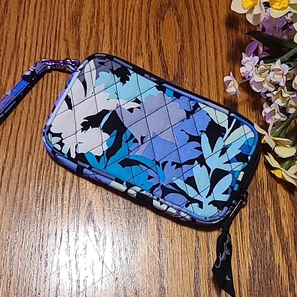 Vera Bradley NWOT Zippered Case